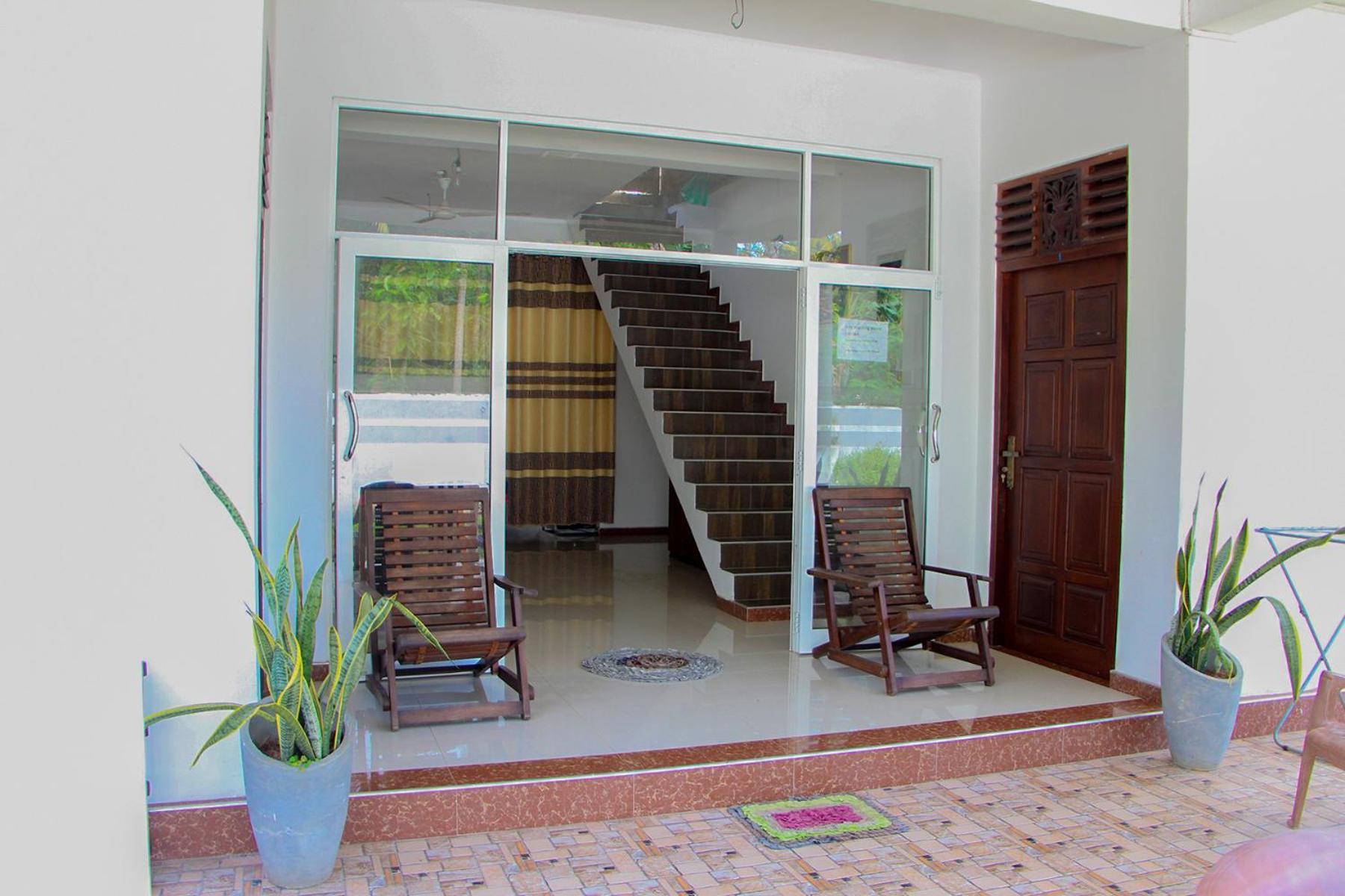 ווליגאמה Sasmika Villa Surf And Yoga Hostel מראה חיצוני תמונה