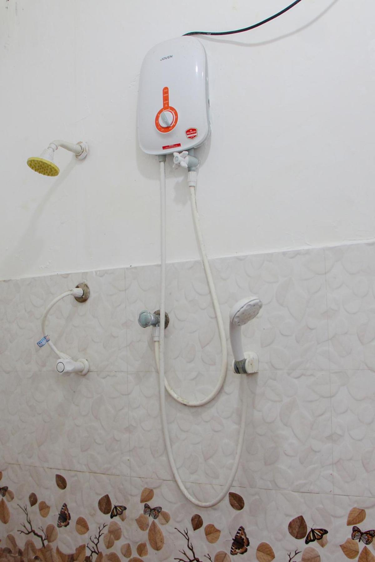 ווליגאמה Sasmika Villa Surf And Yoga Hostel מראה חיצוני תמונה
