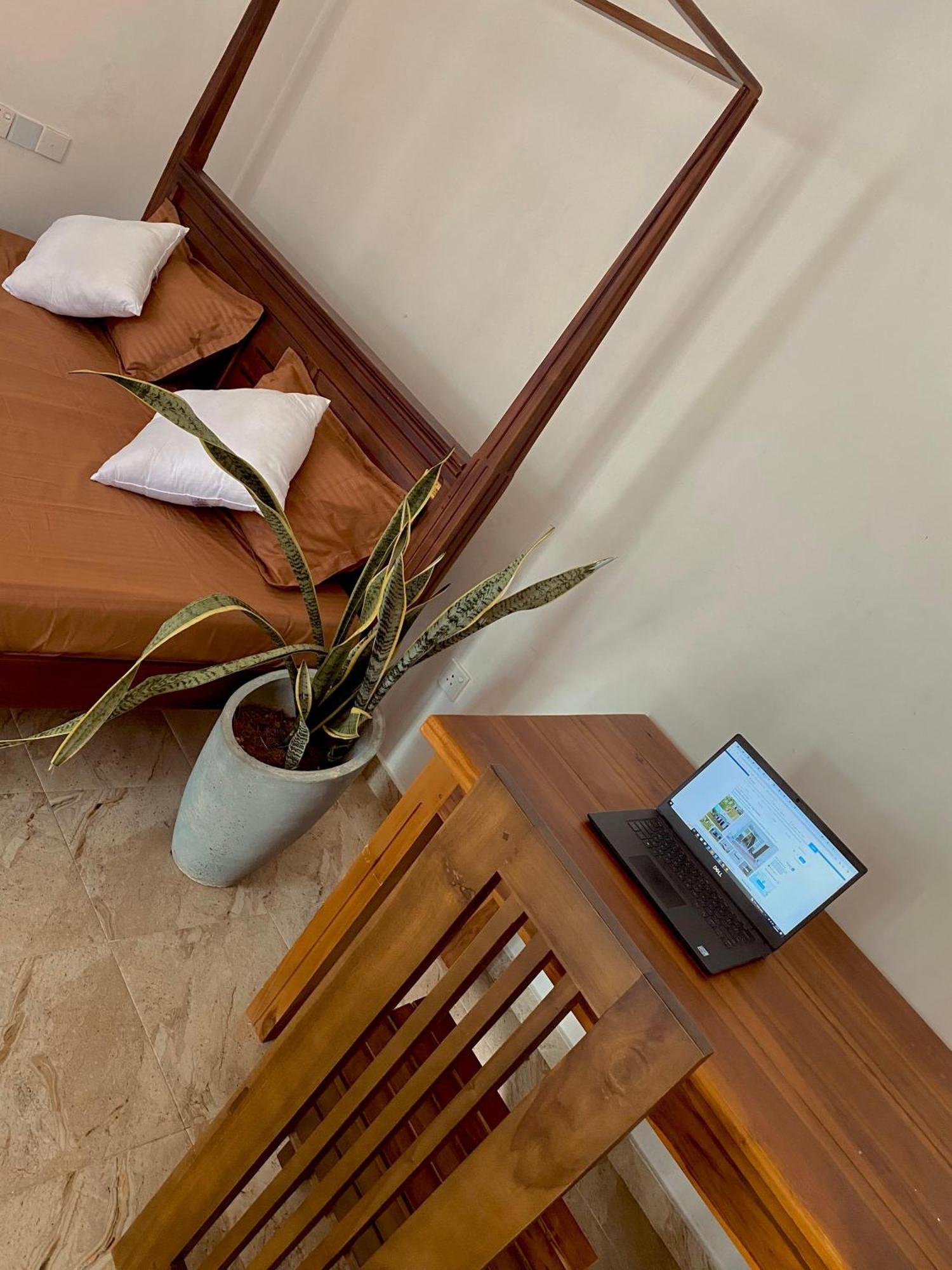 ווליגאמה Sasmika Villa Surf And Yoga Hostel מראה חיצוני תמונה