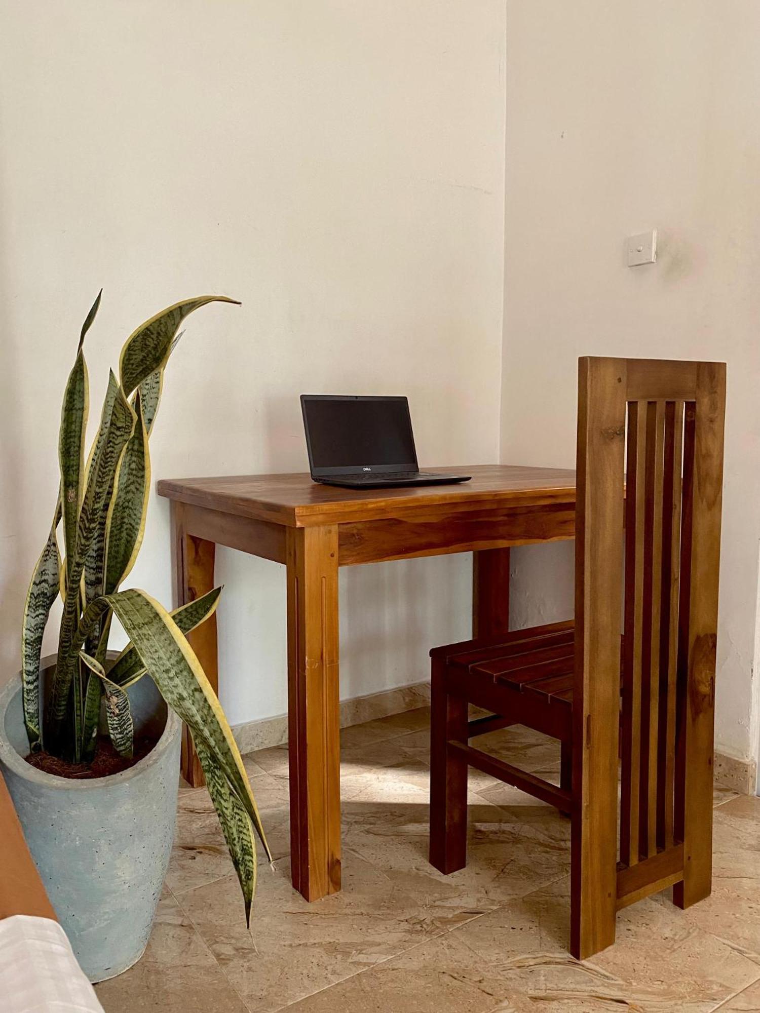 ווליגאמה Sasmika Villa Surf And Yoga Hostel מראה חיצוני תמונה