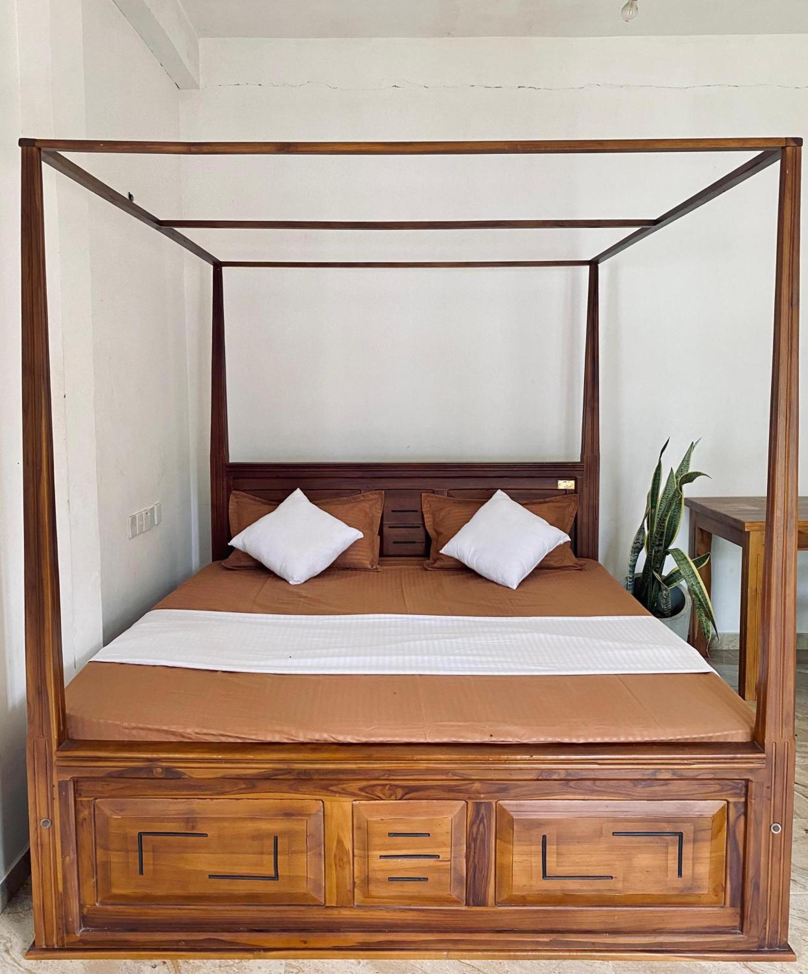ווליגאמה Sasmika Villa Surf And Yoga Hostel מראה חיצוני תמונה