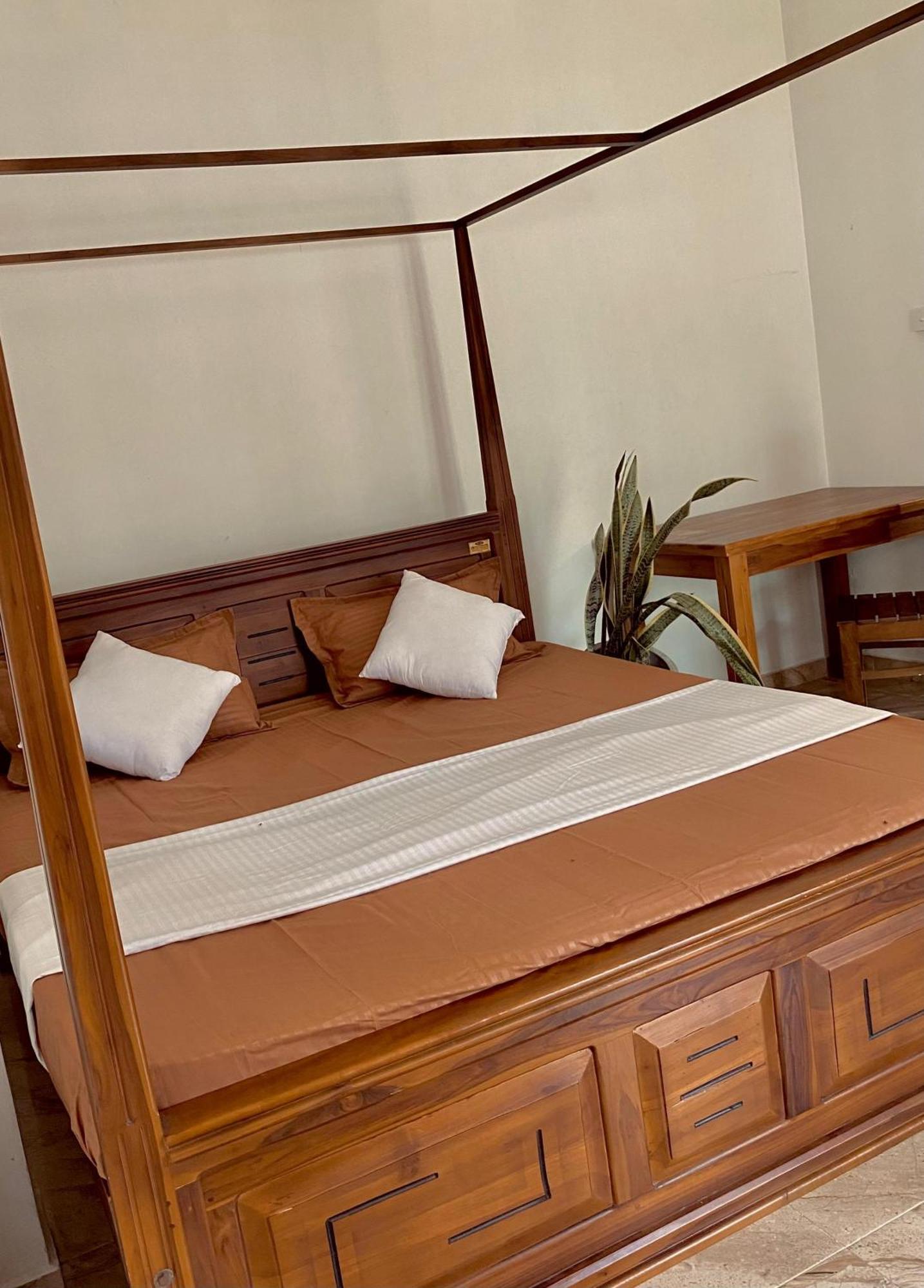 ווליגאמה Sasmika Villa Surf And Yoga Hostel מראה חיצוני תמונה