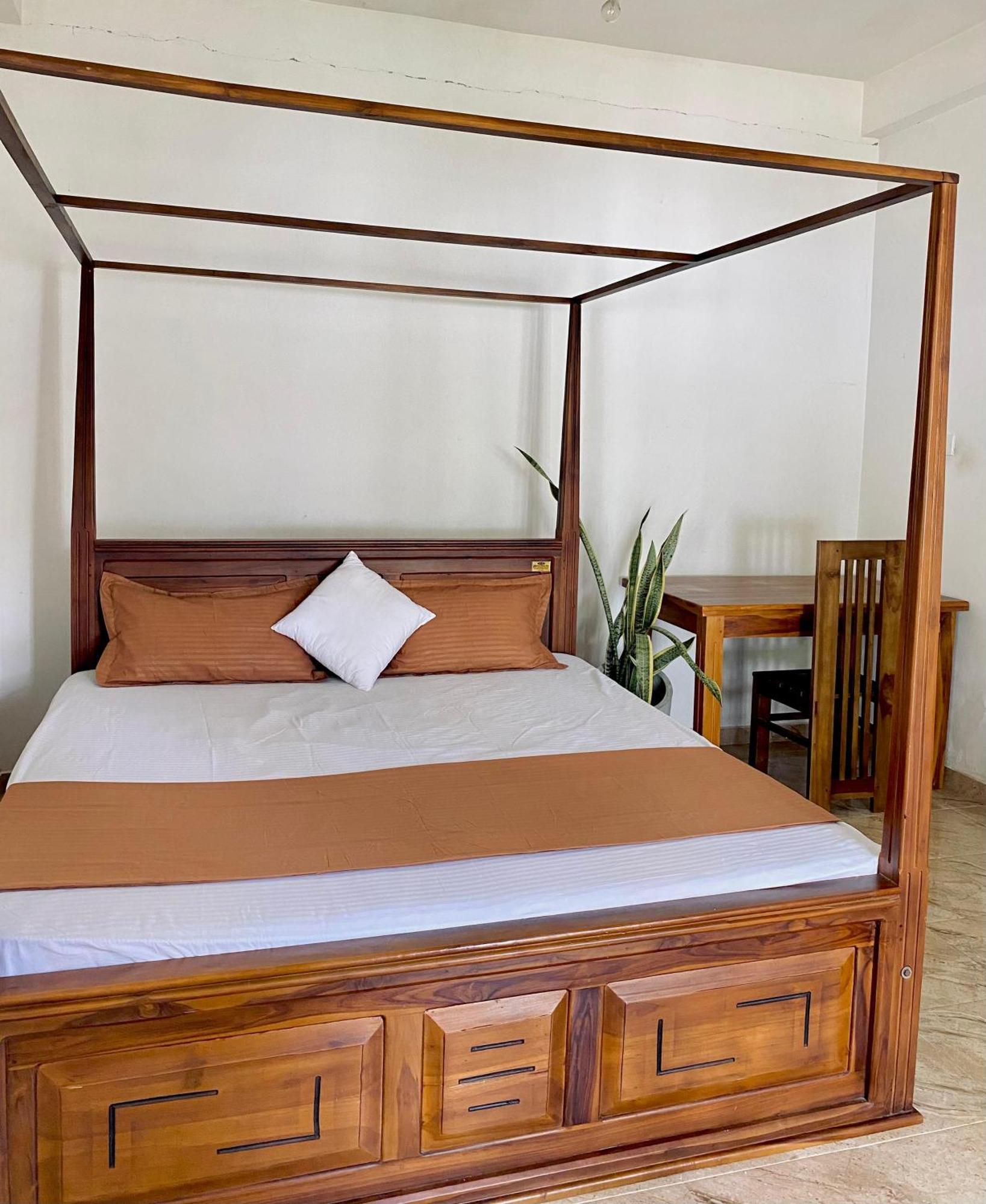 ווליגאמה Sasmika Villa Surf And Yoga Hostel מראה חיצוני תמונה
