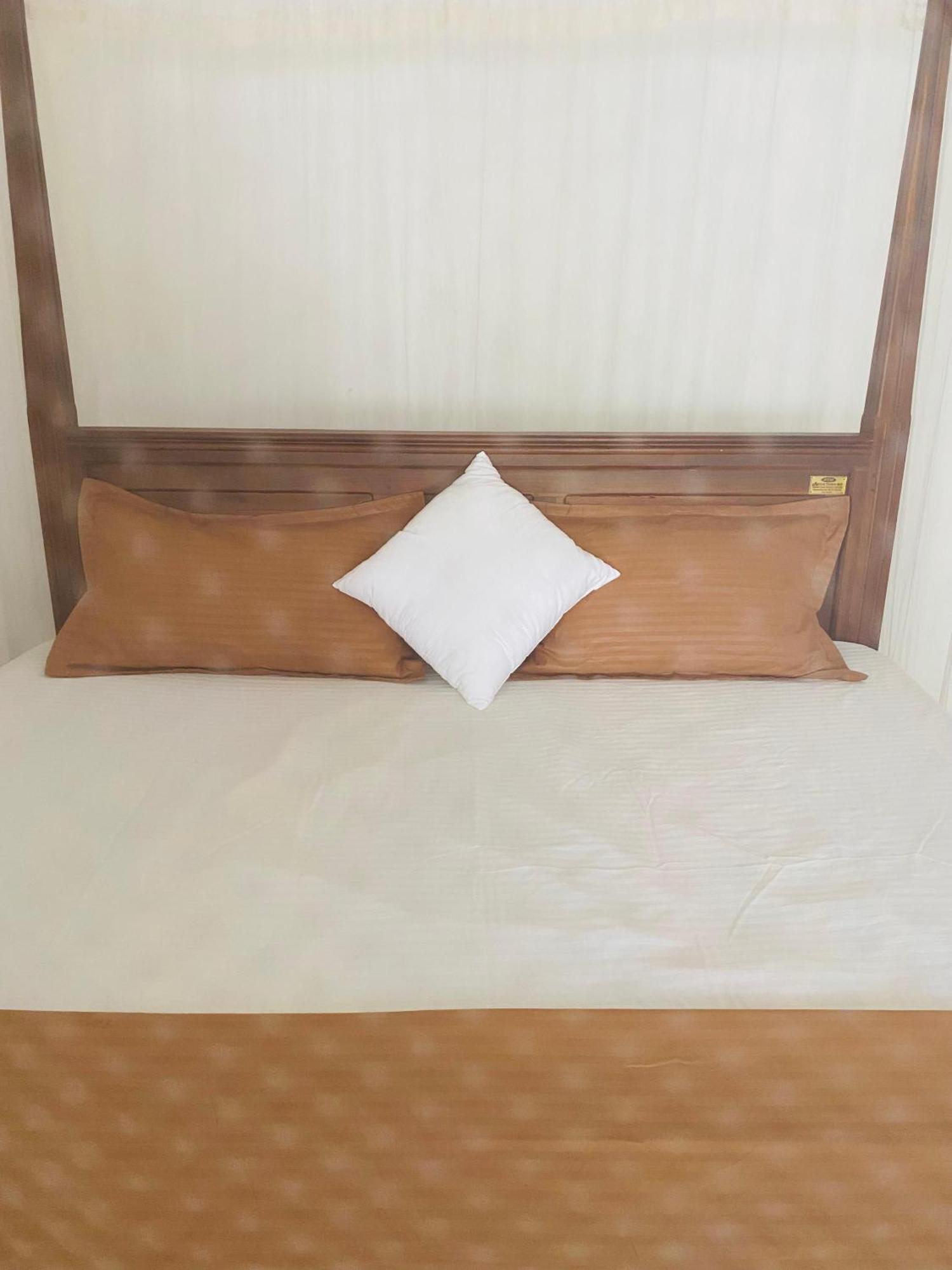 ווליגאמה Sasmika Villa Surf And Yoga Hostel מראה חיצוני תמונה